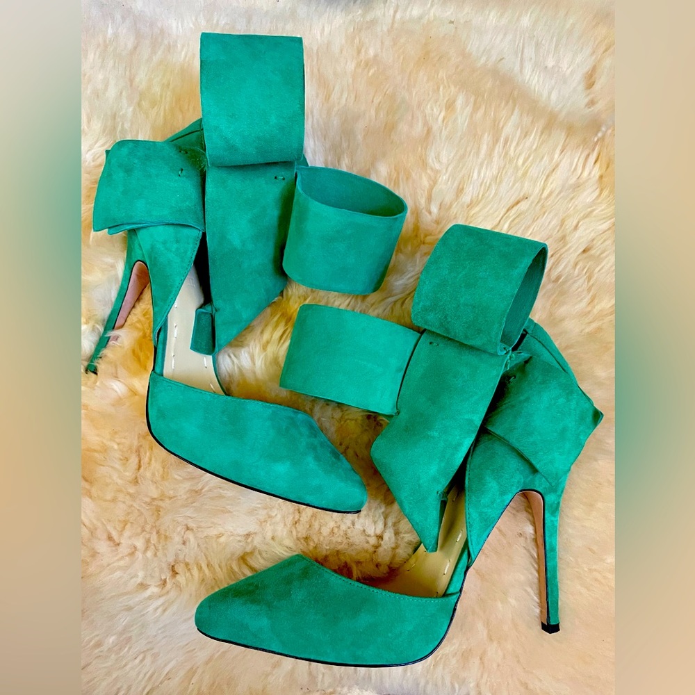 Aminah Abdul Jillil Green Bow Pump Size 10